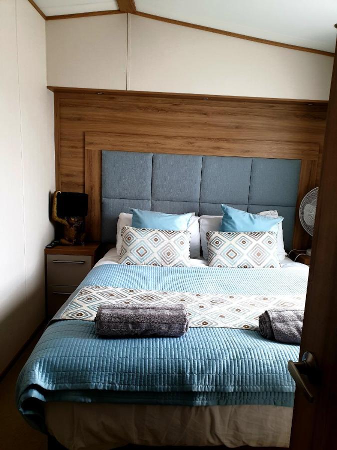 Luxury Tattersall Lakes Hot Tub Staycation 6 Berth Luxury Caravan Tattershall Exterior photo